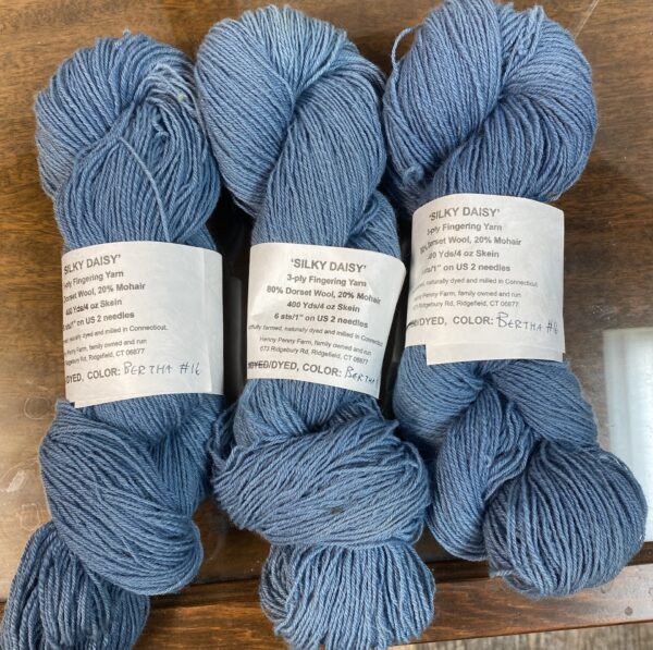 Silky Daisy (fingering yarn) - Image 4